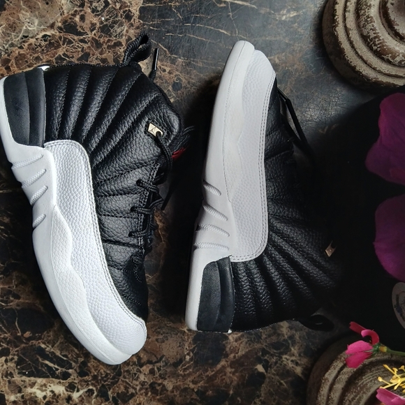 Jordan 12 Retro Playoffs Basketball/Streetwear Shoes Size 2 Youth - Picture 11 of 14
